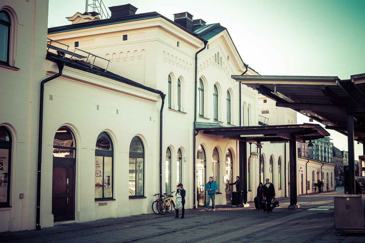 Örebro Tågstation. 1Dx, 50mm f/1.2, @f/8